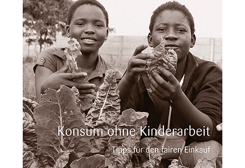 Die Broschüre "Konsum ohne Kinderarbeit" mit Tipps für einen fairen Einkauf. © C. Kovermann / terre des hommes